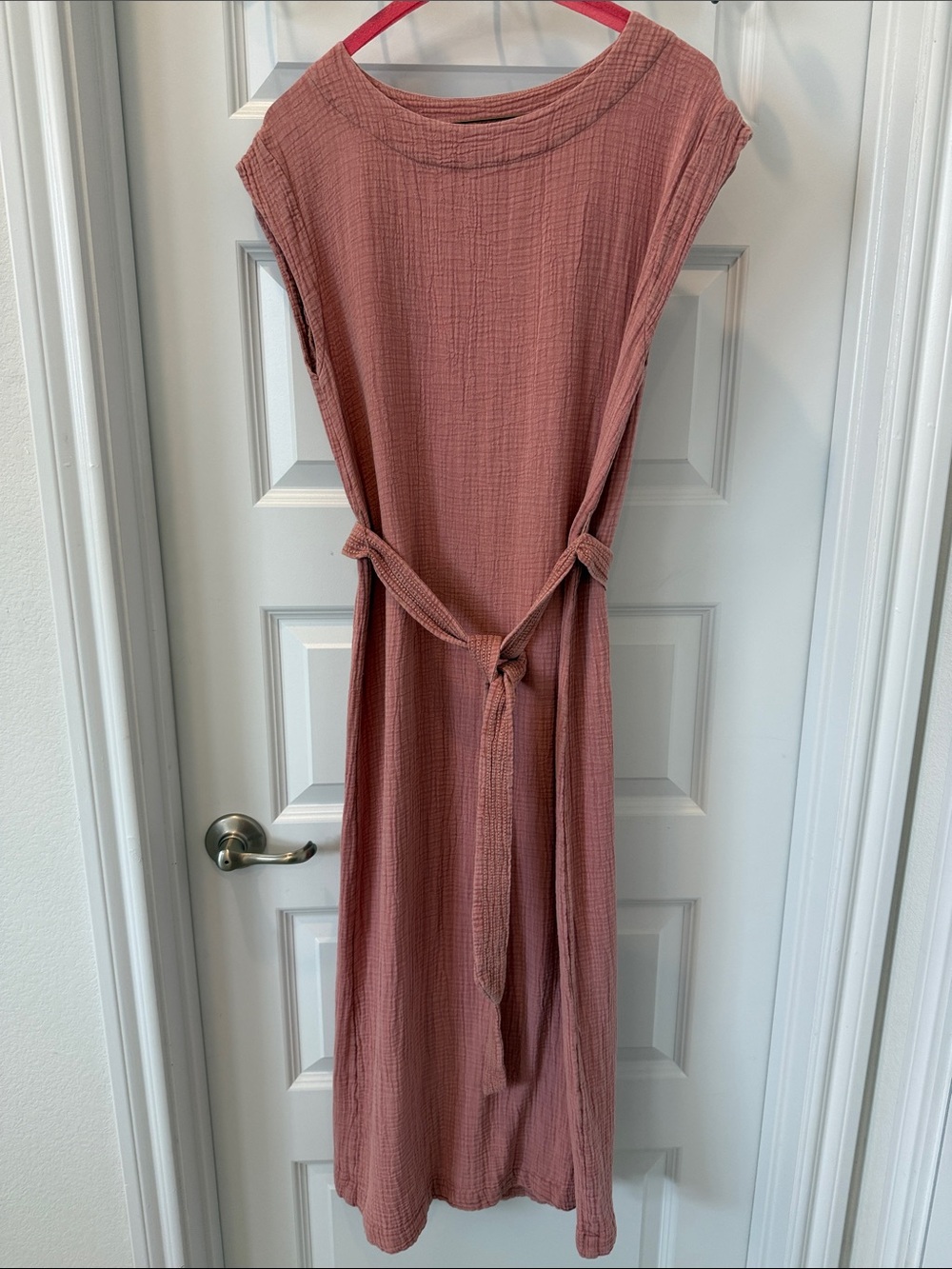Faherty Sleeveless Tie-Neck Midi Dress in Dusty Rose